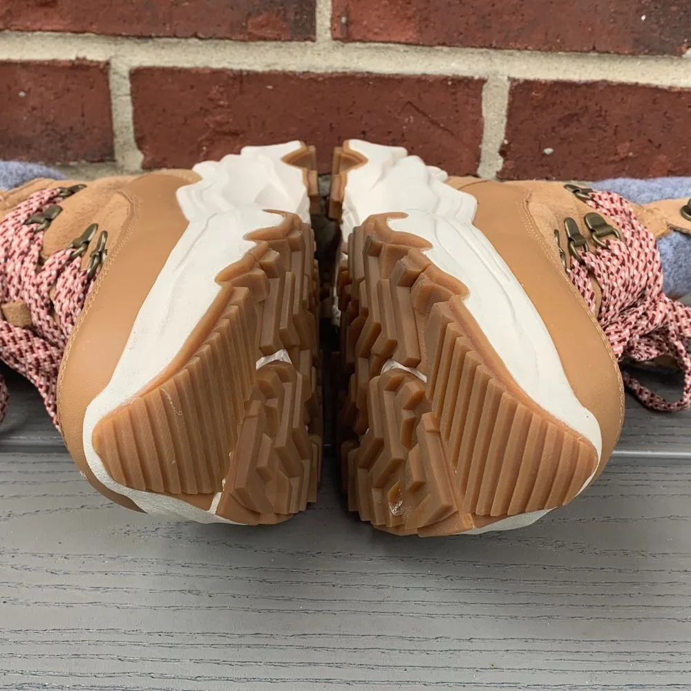 Sorel Kinetic Breakthru Conquest Waterproof Boots - Picture 9 of 13